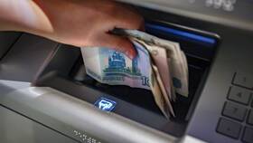Как платить налоги работнику в Вальтера